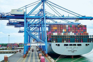 Cước vận tải biển "phi mã": Bao giờ giá cước mới giảm?