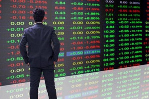 Tổ chức trong nước bán ròng phiên thứ 10 liên tiếp, xả hơn 1.100 tỷ đồng