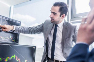 Khối ngoại tăng bán ròng hơn 1.400 tỷ đồng rút khỏi thị trường phiên 17/8