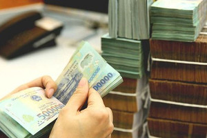 Cầu tín dụng giảm mạnh, lãi suất ngân hàng có tiếp tục hạ?