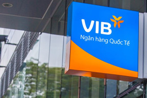 Người nhà 'sếp' VIB đẩy mạnh các giao dịch khi giá cổ phiếu giảm sâu