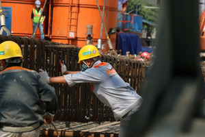 Dòng bank "nguội", cổ phiếu thép "nóng" lên