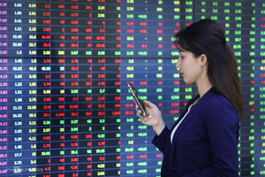 Thị trường chứng khoán ngày 9/9: VN-Index tăng trong nghi ngờ