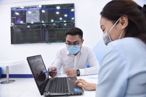 Tự doanh chứng khoán tiếp đà bán ròng cổ phiếu ngân hàng, họ "Vin" được gom mua