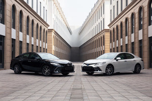 Toyota Camry 2022 về Việt Nam có giá từ 1.05 tỷ đồng