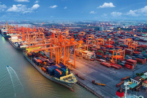 Vượt qua hàng loạt khó khăn, xuất nhập khẩu 2021 về đích ngoạn mục