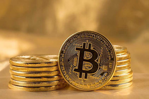 Giá Bitcoin hôm nay 10/3: Bitcoin tiếp tục tăng vọt, bảng điện tử nhuộm màu xanh