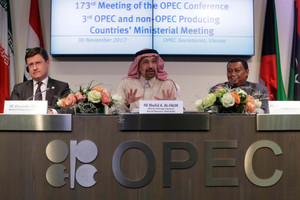 OPEC+ giữ nguyên kế hoạch tăng sản lượng giữa "bão" Omicron