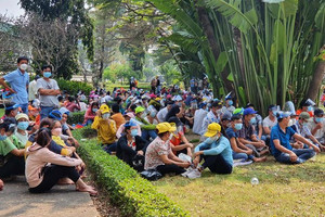 Công nhân Pouchen ngừng việc do tiền thưởng Tết giảm: Pouchen lợi nhuận “lao dốc”