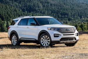 Ford Explorer 2022 chốt giá 2,37 tỷ đồng