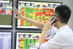 Tiền nội đồng pha phiên VN-Index trở lại vùng 1.47x