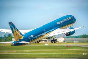 VJC và HVN tiếp tục bay cao