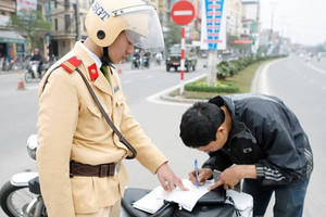 Từ ngày 1/3, người dân có thể đóng phạt vi phạm giao thông theo hình thức trực tuyến