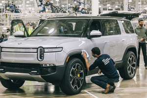 Nhà sản xuất xe điện Rivian phát triển một loại pin mới 