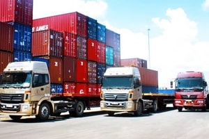 Hợp đồng ký theo năm, xăng dầu tăng theo ngày: Doanh nghiệp vận tải trở tay không kịp