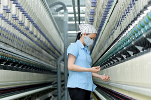 VN-Index hồi lên tham chiếu, dòng tiền chuyển sang nhóm thủy sản - dệt may