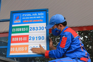 3 tháng đầu năm 2022, giá xăng tăng gần 6.000 đồng/lít 