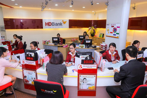 Người nhà "sếp lớn" HDBank đăng ký mua vào cổ phiếu HDB