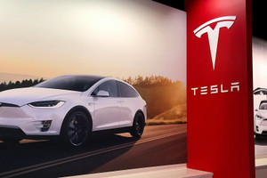 Cổ phiếu lao dốc - Vốn hóa Tesla "bốc hơi" 126 tỷ USD trong phiên 26/4