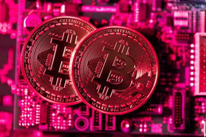 Giá Bitcoin hôm nay 17/6: Rơi tự do