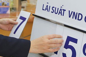 Dòng tiền dịch chuyển khi lãi suất huy động liên tục lên cao
