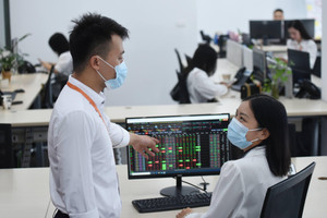 Trái chiều tiền nội tuần VN-Index đi ngang, tổ chức chất bán 2.911 tỷ đồng