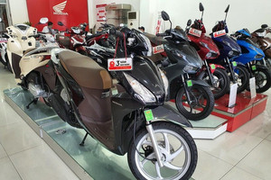 Giá xe máy Honda Vision chính thức vượt mốc 50 triệu đồng
