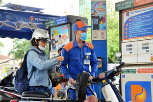 Đề xuất xây dựng lại cơ chế bán lẻ xăng dầu