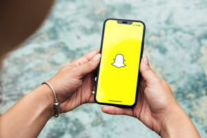 Snapchat test dịch vụ trả phí