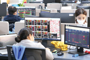 Khối ngoại chi gần 3.600 tỷ đồng "bắt đáy" cổ phiếu, VnIndex hồi phục mạnh