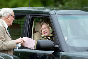 Những mẫu “xế xịn” thuộc sở hữu của Nữ hoàng Anh Elizabeth II