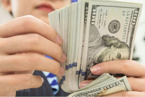 USD vào cơn sốt mới, cảnh báo những nguy cơ