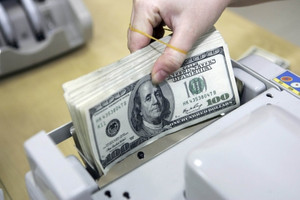 Lạm phát có dấu hiệu hạ nhiệt USD tụt dốc xuống mức 103 điểm