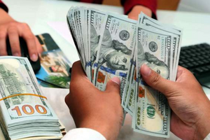 Cập nhật diễn biến đồng USD hôm nay 24/12: USD tiếp tục trượt giá