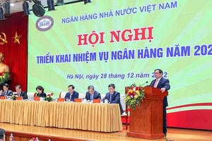 Thủ tướng: Điều hành cân bằng, hợp lý giữa tỉ giá với lãi suất
