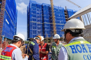 Xây dựng Hoà Bình: Oằn lưng gánh nặng nợ nần