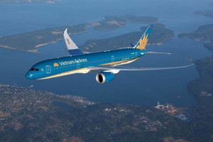 Vietnam Airlines báo lỗ trên 10.000 tỷ đồng năm thứ 3 liên tiếp, hơn 2,2 tỷ cổ phiếu HVN có bị hủy niêm yết?