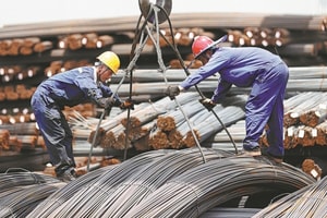 Giá thép hôm nay 15/2: Nhiều yếu tố kéo giá thép tăng nhiệt