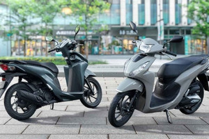 Honda Vision bản Nhật giảm giá để thu hút khách hàng