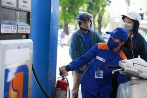 Chiều 21/2, giá xăng dầu trong nước đồng loạt giảm