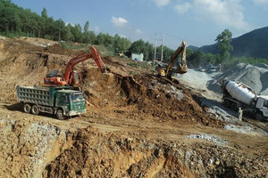 Hàng loạt dự án giao thông giao địa phương chậm tiến độ