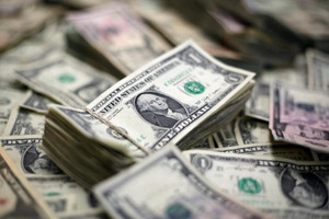 Tỷ giá USD hôm nay 19/4: Tiếp tục đặt cược vào nhịp lao dốc