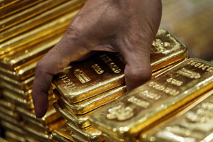Giá vàng hôm nay 19/4: Tăng trở lại mốc 2.000 USD/ounce