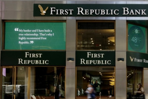 First Republic bên bờ vực phá sản, giới chức Mỹ đề nghị 2 “đại gia” JPMorgan, PNC mua lại