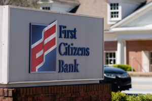 First Citizens Bank hậu mua lại SVB: Lợi nhuận tăng hơn 30 lần, lọt top 20 ngân hàng lớn nhất tại Mỹ