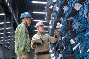 Giá thép hôm nay 30/5: Thép trong nước tiếp tục giảm