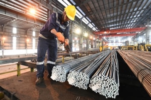 Thép trong nước liên tục giảm để kích cầu tiêu thụ