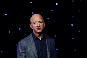 Hành động “lạ đời” của siêu tỷ phú Jeff Bezos: Mua 1 cổ phiếu Amazon!