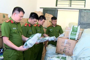 Triệt phá đường dây chuyên sản xuất, mua bán trà sữa giả ở Thanh Hóa