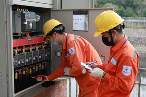 Đề xuất cơ cấu biểu giá điện bán lẻ mới, gia đình hộ nghèo được hưởng lợi
